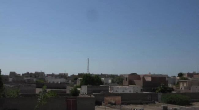 بعد قصفها شارع الخمسين..مليشيات الحوثي تستهدف الأحياء السكنية شرق التحيتا