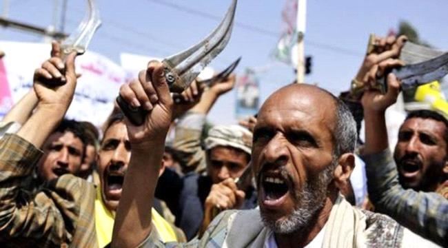 قيادي حوثي يعتدي على مواطن أمام زوجته وأولاده في محافظة إب