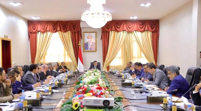 محلل سياسي يفضح الشرعية وخيانتها للتحالف