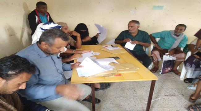 فتح مظاريف مناقصات ومزايدات لتنفيذ مشاريع خدمية بمسيمير لحج