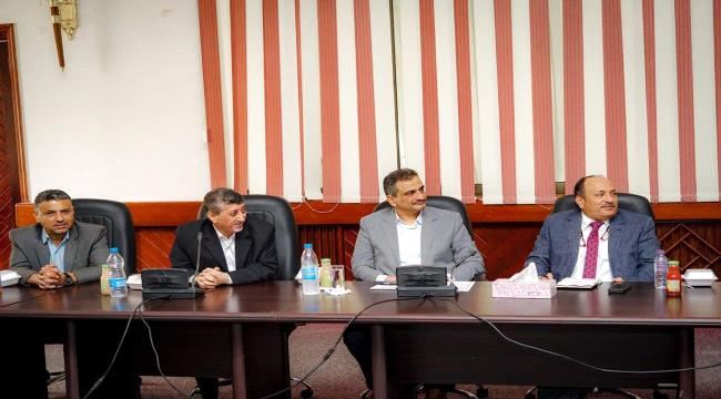 نائب وزير الصناعة والمحافظ لملس يشيدون بتجاوب بعض كبار التجّار والمستوردين لتخفيض أسعار المواد الغذائية