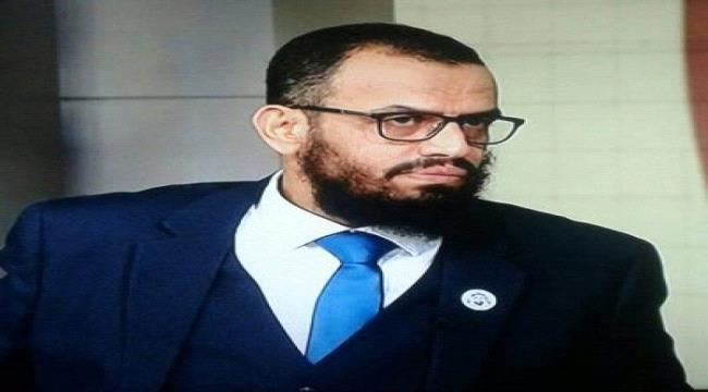 بن بريك: أياً من كان يقف خلف هذا العمل الإرهابي لن يثنونا أبدا عن إعانة حكومة اتفاق الرياض