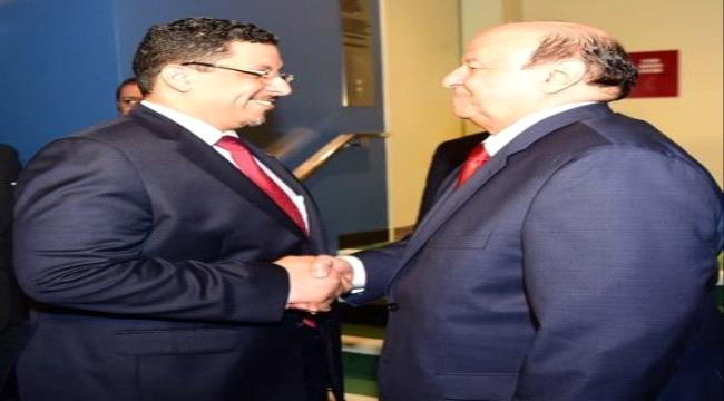   وزيرالخارجية اليمني:الحوثي وراء استهداف مطار عدن