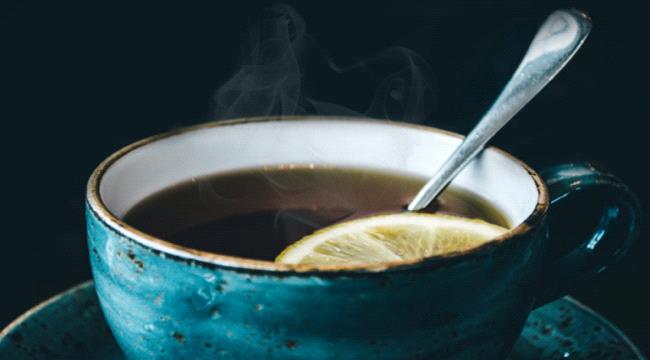 دراسة: شرب 5 أكواب من الشاي يوميا يحسن التركيز لدى كبار السن!