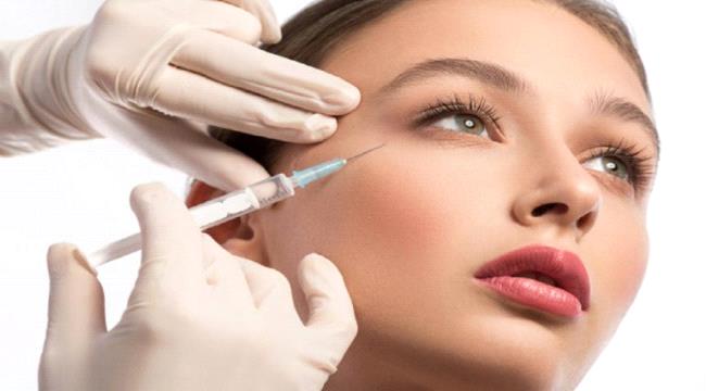 من بينها شلل في الوجه.. ما الآثار الجانبية لـ“البوتوكس“؟