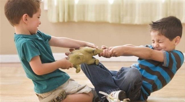 كيف تتعامل مع شجار الأشقاء؟