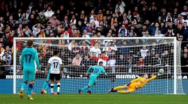 الدوري الإسباني: فالنسيا يقسو على برشلونة في "المستايا"