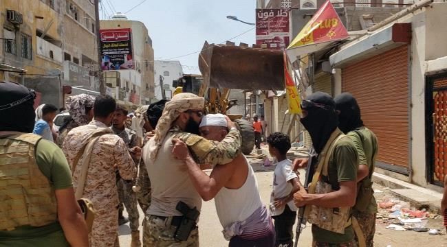 بحضور القائد كمال الحالمي.. دخول مرحلة الحسم لحملة دك العشوائيات بشوارع المنصورة القديمة