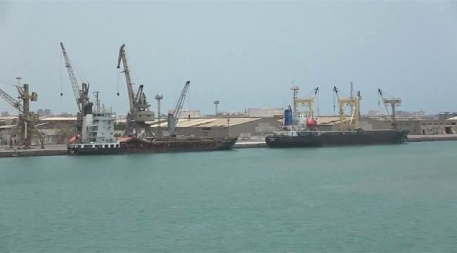 الحكومة اليمنية توافق على دخول 4 سفن نفطية لميناء الحديدة