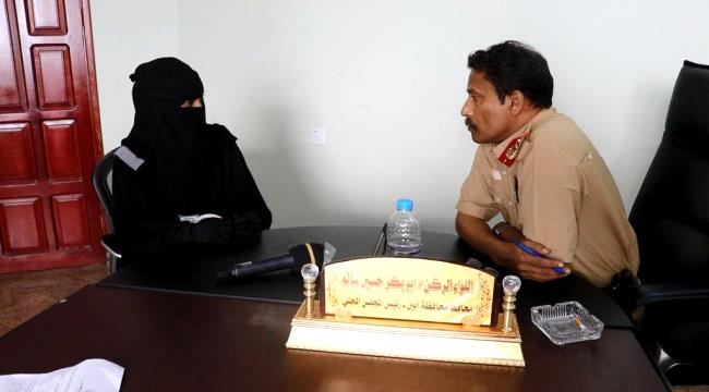 في إطار نشاطها التوعوي المتميز..محافظ أبين يلتقي رئيسة مبادرة " سواعد الخير " ويثني على نشاطها ويعد بدعمها