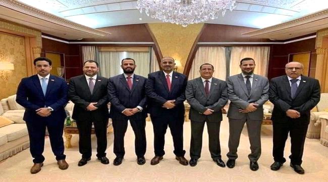 صحفي : الإنتقالي يبدأ مشاورات سرية لتشكيل حكومة جنوبية مؤقتة