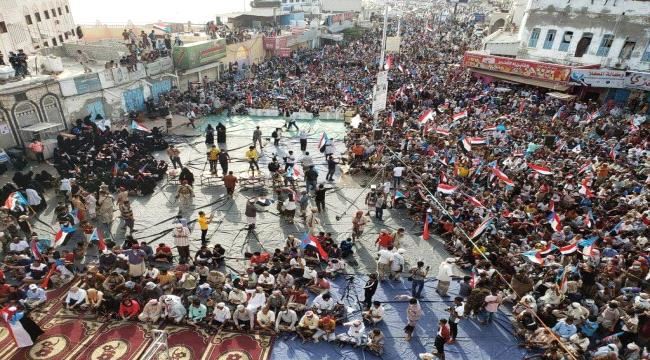 تعليقا على مليونية المكلا.. بن فريد:الجنوب جسد وكيان ومشروع وطني واحد