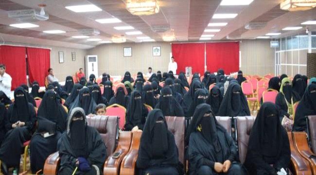الناشطة الجنوبية علياء الحريزي رئيسة صوت المرأة المهرية تدعو حرائر المهرة للمشاركة الفاعلة في فعالية تأييد الإدارة الذاتية