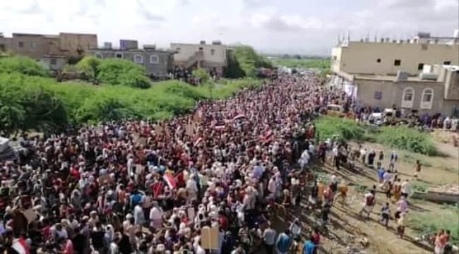 ناشط من ابناء لودر يفضح ويعري ائتلاف العيسي ويوضح ان الصور التي وزعها انصاره للمهرجان ليست في المدينة