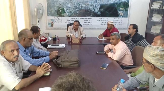 مدير عام المنصورة يوجه المكاتب الخدمية برفع الجاهزية لإستقبال عيد الأضحى المبارك