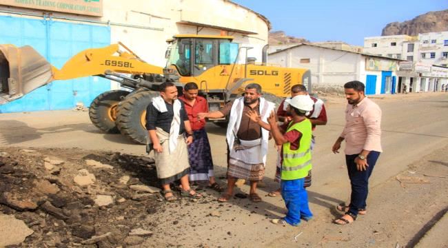 البدء بإعادة تأهيل وسفلتة خط جبل حديد