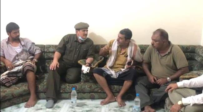 بتوجيهات من اللواء شلال وفد من أمن عدن يعزي اسرة الشاب سالم الدماني 