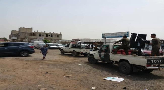 حملة الإزالة و التنظيم تستهدف المركبات المتوقفة في شارع المعارض بالشيخ عثمان