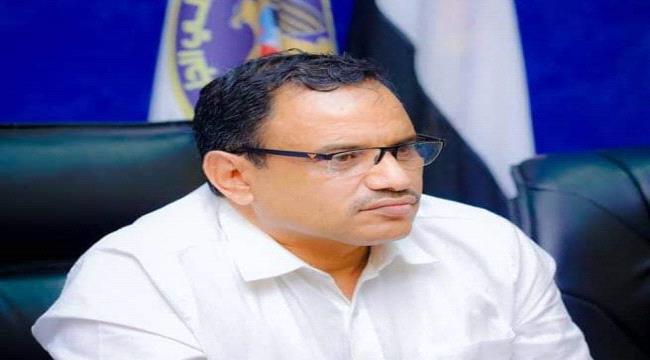 اللواء السقطري يهنئ أبناء سقطرى بعودة عاصمتهم لوضعها الطبيعي ويؤكد حرص المجلس على تطبيع الحياة في الجزيرة. 