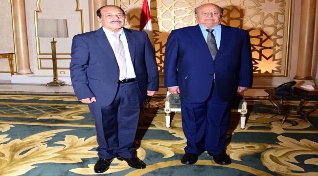 سياسي يمني : هادي والأحمر عنوان للهزيمة والفساد والابتزاز والفشل