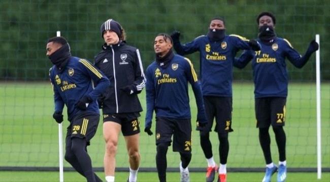 الدوري الإنجليزي: آرسنال يواجه برايتون بهدف مصالحة جماهيره