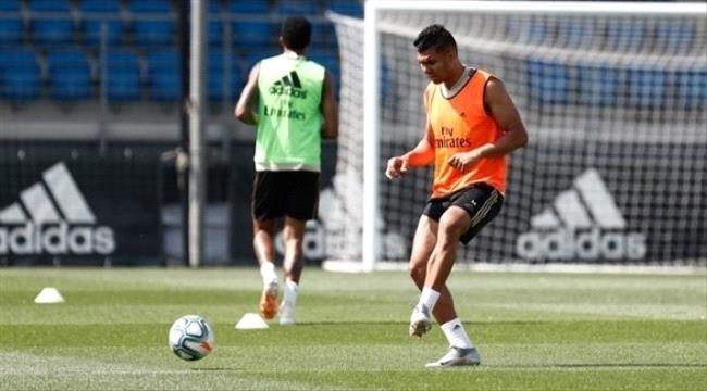 كاسيميرو يعود لقائمة الريال وغياب ميندي ومودريتش