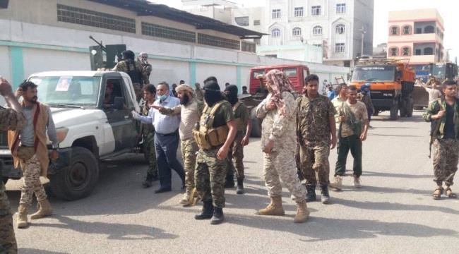 الأجهزة الأمنية تقوم بحملة واسعة للإزالة والتنظيم في مديرية المنصورة بالعاصمة عدن