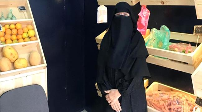 نسيم امرأة يمنية نحتت في الصخر لإيجاد مصدر دخل
