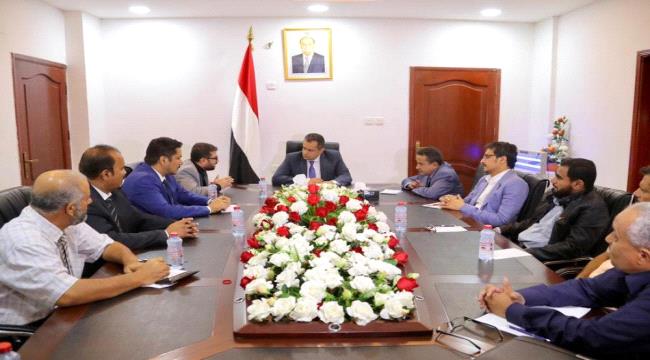 وزير في حكومة الشرعية في حالة صحية سيئة والحكومة ترفض سداد علاجه