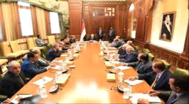 سياسي سعودي : الحكومة اليمنية تعاني من الوهن والضعف وبقائها يعني القضاء على الإنجازات والمكتسبات التي تحققت