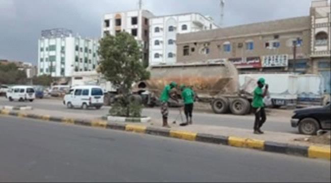 مؤسسة يدا بيد تدشن العمل الميداني لمشروع الاستجابة الطارئة للنظافة والإصحاح البيئي في عدن