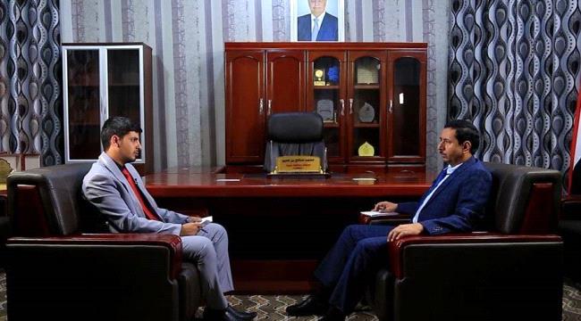 محافظة شبوة ينكر دور الامارات في مواجهة الحوثي ويؤكد بانها لم تقدم حتى طلقة رصاص للمقاومة الجنوبية