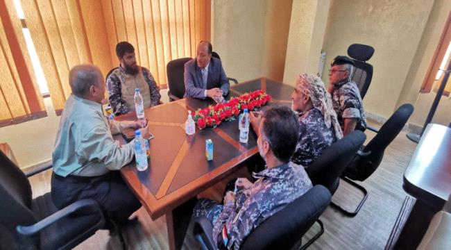 قائد قوة حماية منشآة وزاة التجارة والصناعة.قائد قوات حماية المنشآت الحكومية يزور ديوان وزارة التجارة والصناعة في عدن