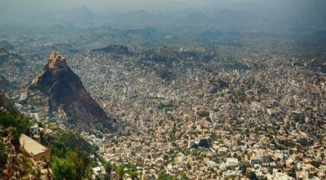 عصابة مسلحة تختطف كاتب وناشط سياسي وسط تعز