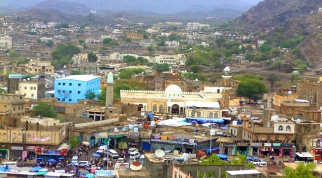 الضالع...إغلاق مستشفى النصر والمستوصفات الخاصة بعد استهداف منزل طبيب بقنبلة