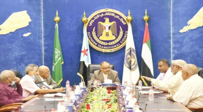 لجنة الإغاثة بانتقالي صيرة تنفذ حملة للتوعية من فيروس كورونا وترصد المنازل المتضررة من الأمطار بالمديرية