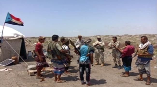 رئيس انتقالي خنفر والتوجيه المعنوي يزورون الخطوط الأمامية والمواقع التي تتمركز القوات الجنوبية