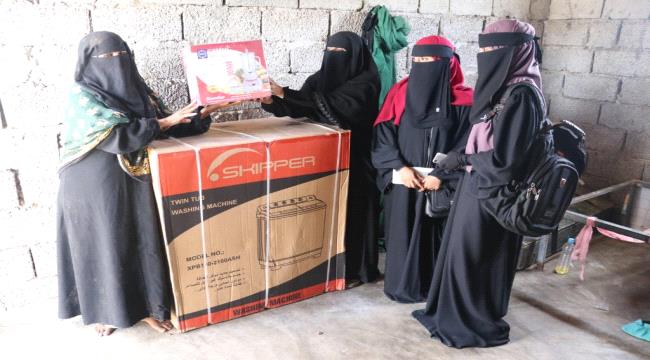 إثر نشر الصحيفة تفاصيل حياتها.. الخيَّالي " يسارع لنجدة أسرة معدمة في أبين