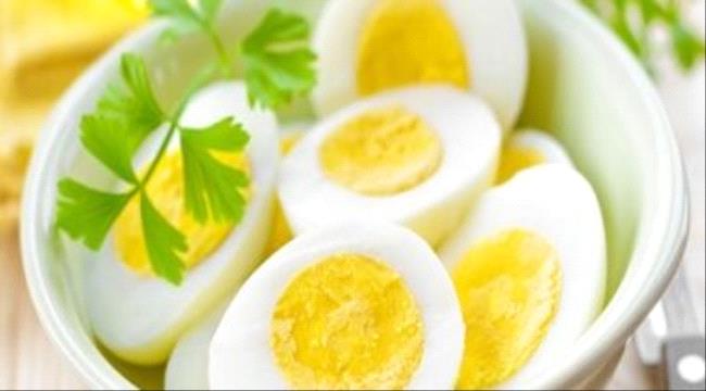 ماذا يحدث فى جسمك إذا تناولت البيض يوميا؟