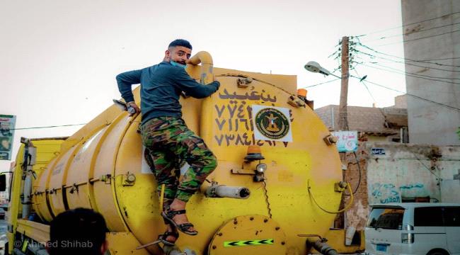 دائرة الشباب والرياضة في المجلس الانتقالي الجنوبي تدشن حملة واسعة لشفط مخلفات الأمطار..