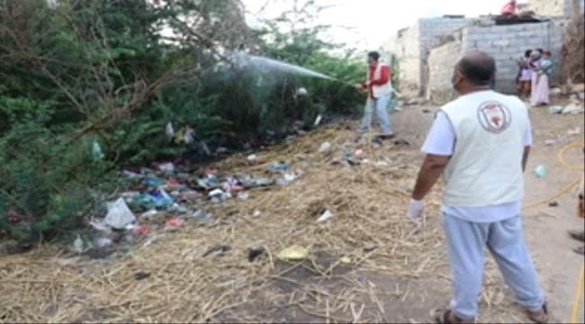 تنفذها مؤسسة " الغد المشرق " بأبين..حملة رش ضبابي لأحياء مدينة زنجبار