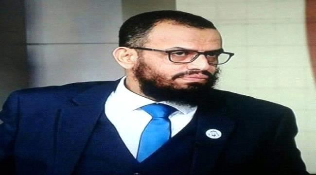 بن بريك يرد على تحميل الشرعية للانتقالي مسؤولية تردي الوضع الصحي بعدن..ماذا قال؟ 