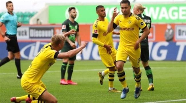الدوري الألماني: دورتموند يفوز بثنائية على فولفسبورغ ويواصل مطاردة بايرن