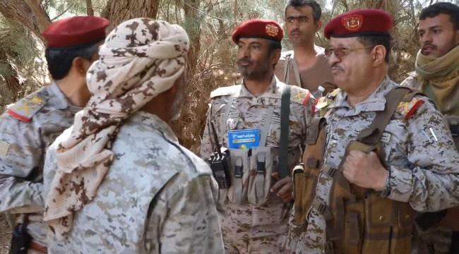 نجاة وزير الدفاع اليمني ورئيس الأركان من استهداف حوثي أدى لمقتل 7 جنود