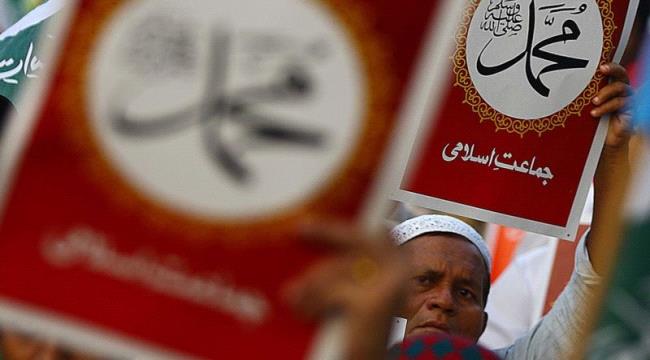 عرض الصحف البريطانية..الغارديان: غضب المسلمين من ماكرون يهدد بتصعيد التوتر في أوروبا