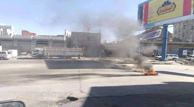تعز: تدخل الدبابات في الاشتباكات الداخلية بين مليشيات الإصلاح