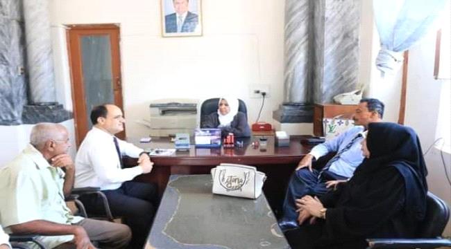 فريق من دائرة الدراسات والبحوث يتفقد سير العمل في مركز البحوث بالعاصمة عدن