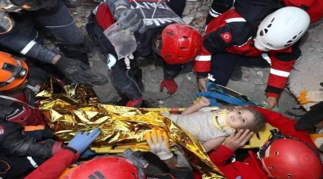 تركيا:العثور على طفلة على قيد الحياة تحت انقاض مبنى سكني بعد4ايام من الزلزال 