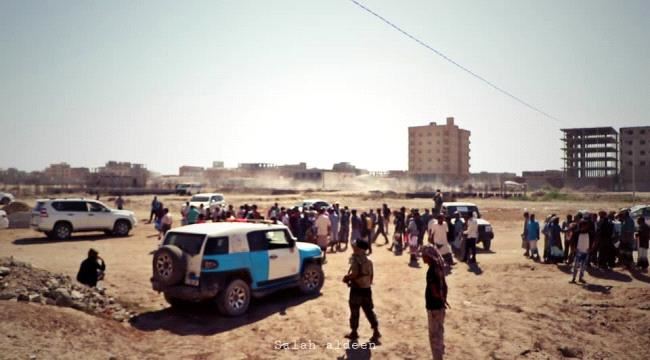 عدن : استمرار عملية تسليم أراضي بلوكات بئر فضل للمواطنين 
