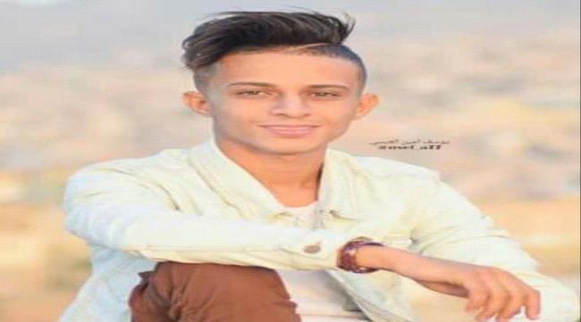 بسبب قصة شعر..قيادي اخواني يعتدي على طالب جامعي في تعز